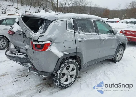 2018 Jeep Compass Latitude 4X4 из США, поврежденный, VIN 3C4NJDBB6JT360824